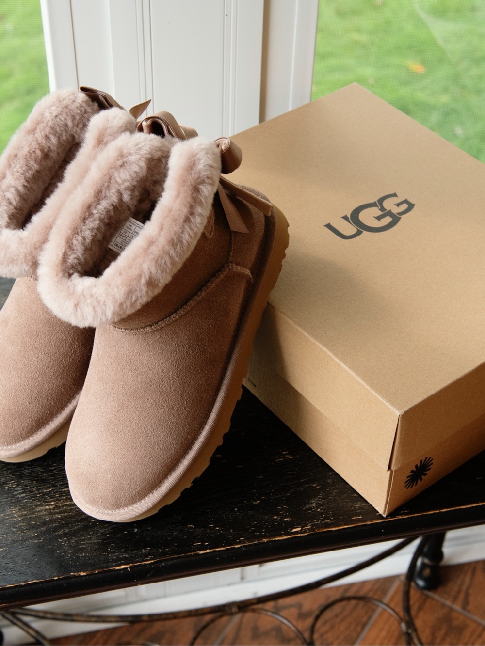 UGG Mini Bailey Mixed Bow Boots Beige Blush Pink Women’s Size 6 NEW + Box